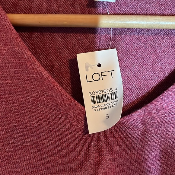 NWT ANN TAYLOR LOFT V-NECK SWEATER MAUVE-TYPE COLOR SIZE SMALL - Picture 3 of 4
